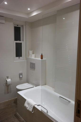 Bathroom 3, Alma Rooms, London