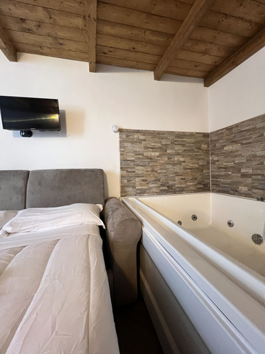 Bedroom 4, ponte di chiaia rooms, Napoli