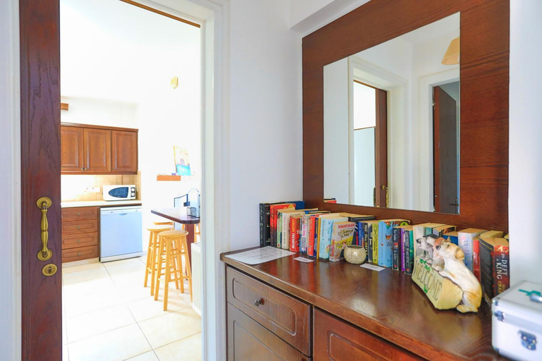 Others 4, Villa Stavriella