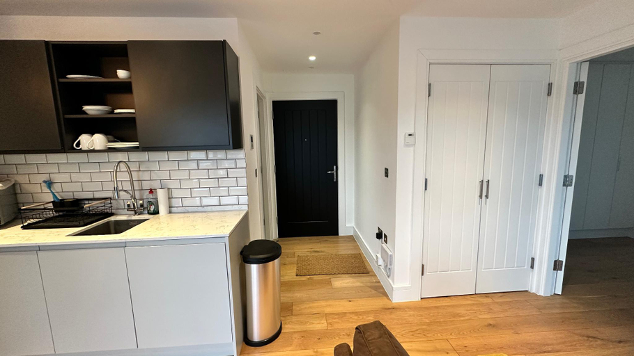 Others 4, Modern Stylish 1 Bedroom Flat, London