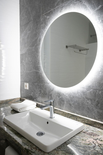 Bathroom 2, Hotel A Mares, Asturias