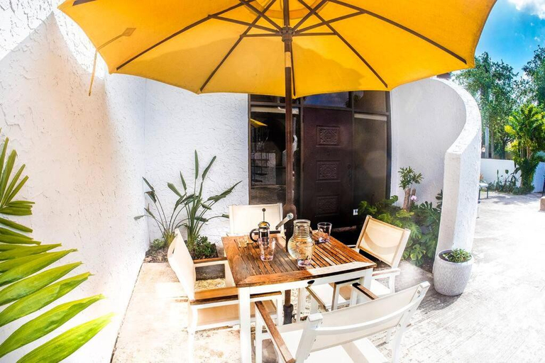 Others 4, Villa at St. James Place “H”, Luxury, Pet Friendly, Miami-Dade