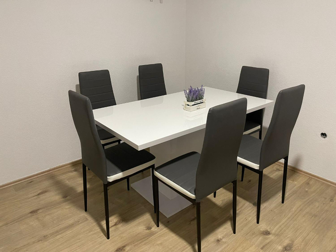 Others 3, Apartmani Zuti, Herzegovina-Neretva