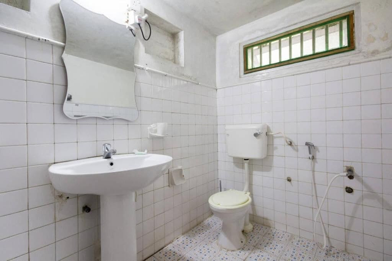 Bathroom 2, VUBU, Matara Four Gravets