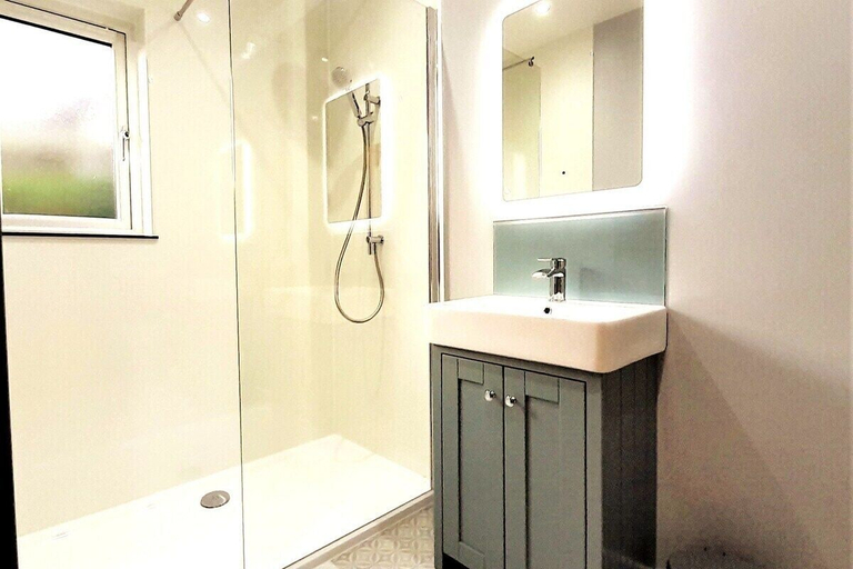 Bathroom 3, Lobhill Farmhouse, Devon