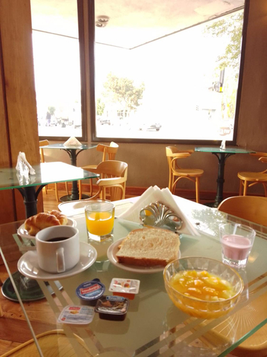 Food & Drinks