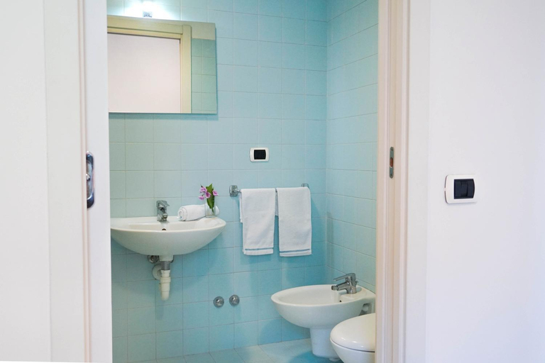 Bathroom 3, CiaoMi - Hostel & Long Stay - Milano Niguarda & Bicocca, Milano