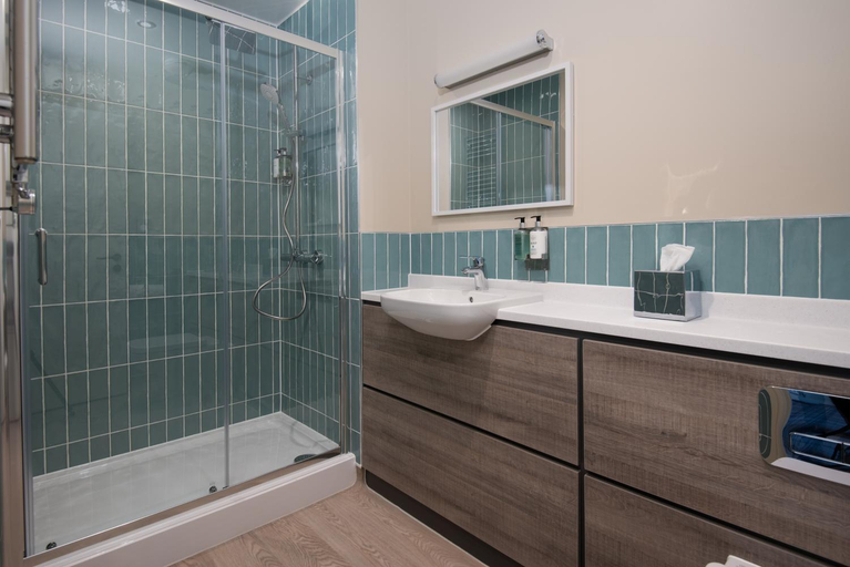 Bathroom 2, The Tynemouth Castle Inn - The Inn Collection Group, North Tyneside