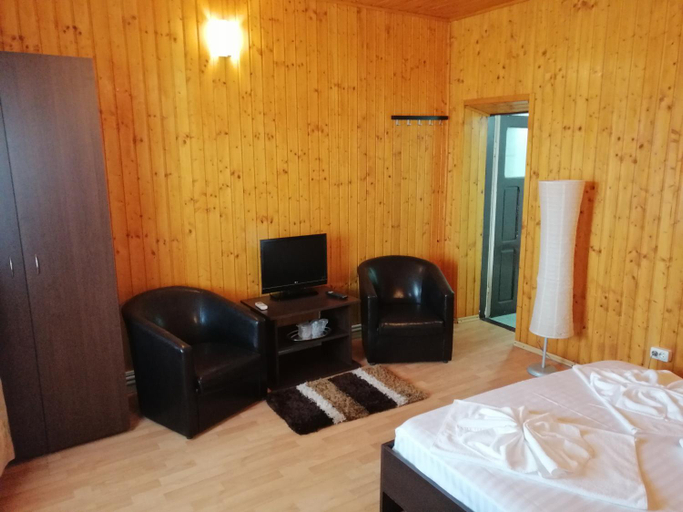 Others 3, Pensiunea Solinia, Murighiol