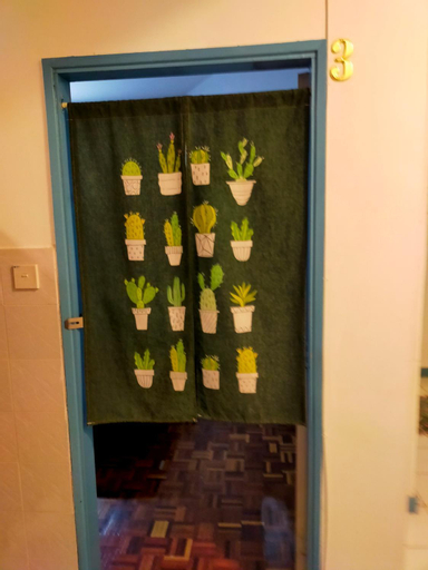4, R2L5Y Room 3 with aircond + TV( share Toilet only), Bentong