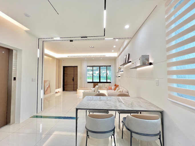 Others 5, Hush Journey, Yilan