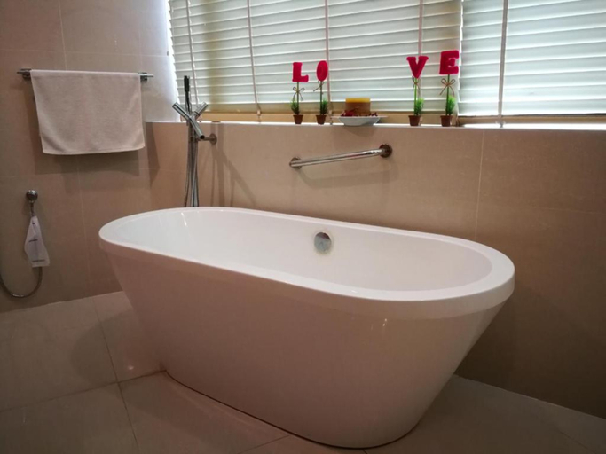 Bathroom 5, Hock Lee Hotel & Residences, Kuching