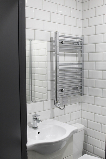 Bathroom 3, The Mini Hotel -Birmingham City-FREE BREAKFAST, Birmingham