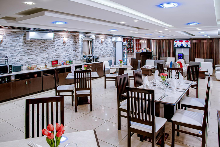 4, Serena Hotel, Wouri