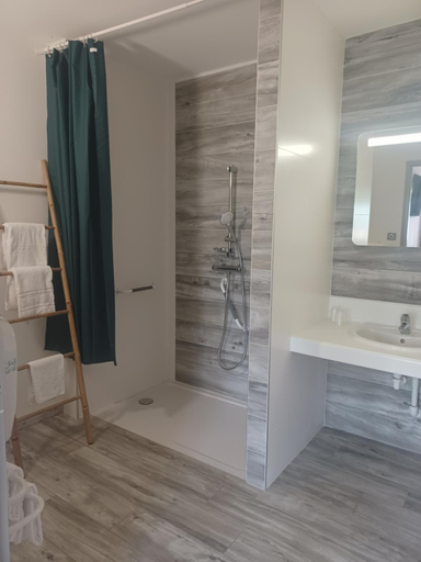 Bathroom 3, Hotel La Parenthese, Ain