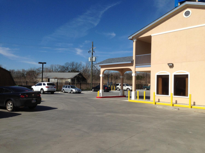 Others 2, Executive Inn, Liberty