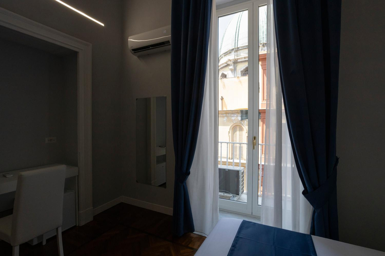Bedroom 3, La Chambre Duomo, Napoli