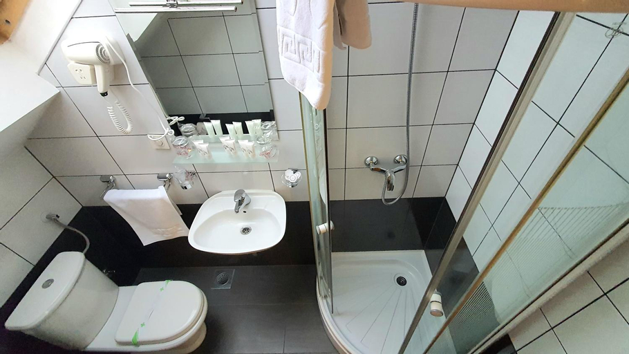 Bedroom 3, Deluxe Nortel hotel, Sarajevo