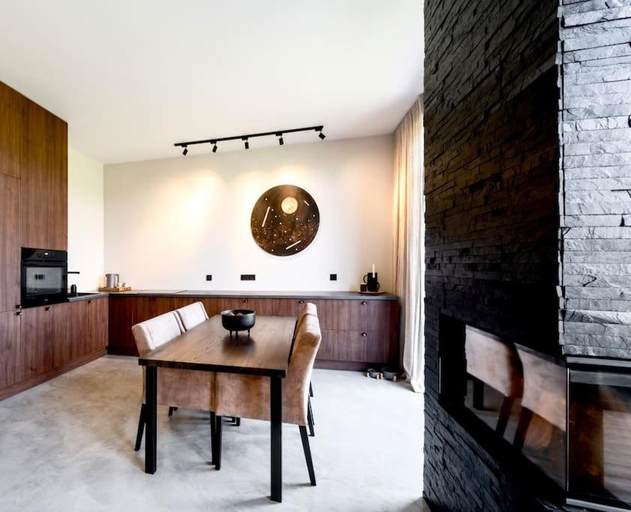 Others 2, Modern Villa By The Sea, Palangos