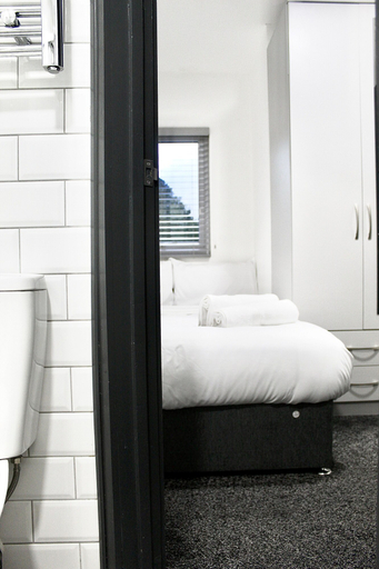 Bedroom 2, The Mini Hotel -Birmingham City-FREE BREAKFAST, Birmingham