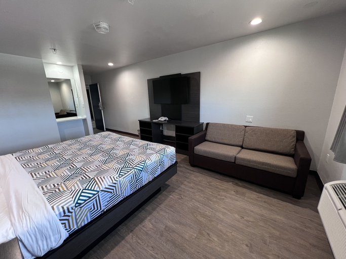 Bedroom 3, Motel 6 Bullhead City, AZ, Mohave
