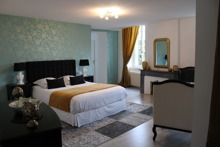 Bedroom 4, Château de Heaas, Pyrénées-Atlantiques