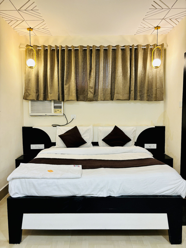 Others 5, hotel mahamaya, Satna