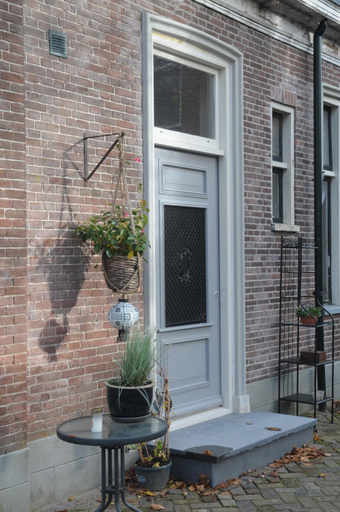 Others 5, De Parel van Pekel, Pekela