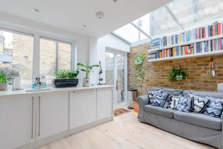 Others 2, Beautifully Designed 2BD House - by Queen's Park!, London