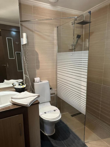 Bathroom 3, Hotel Fleur de Lys Almadies, Dakar