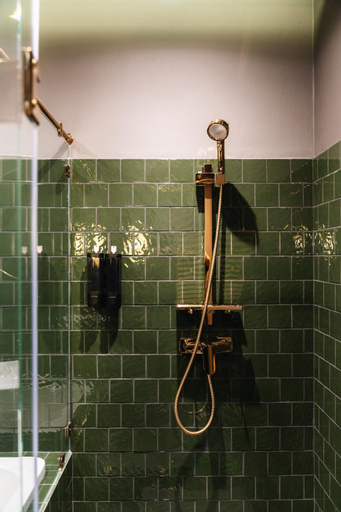 Bathroom 30