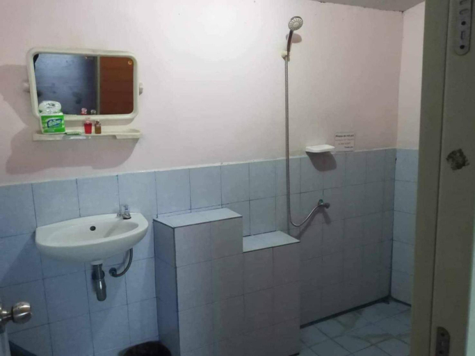 Bathroom 3, OK2 MamaJim Bangalows, Ko Phangan