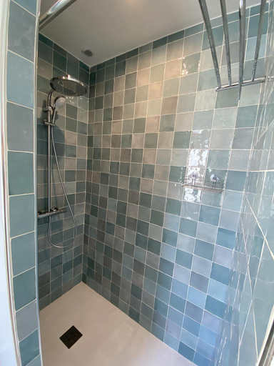 Bathroom 3, La Charmette, Hérault