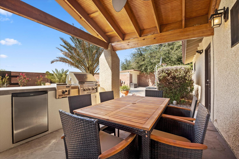 Others 3, Luxury villa with pool and spa, Clark