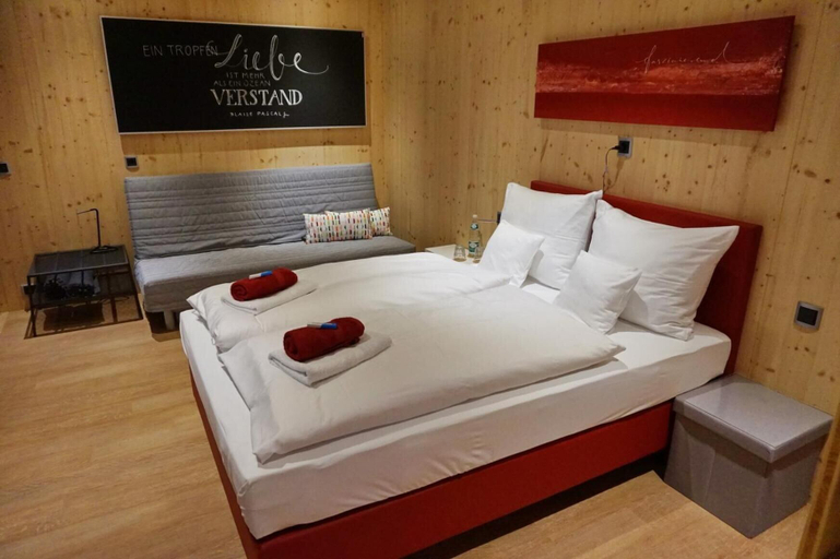 Bedroom 3, HOTEL SPATZENNEST VOGELSBERG, Vogelsbergkreis