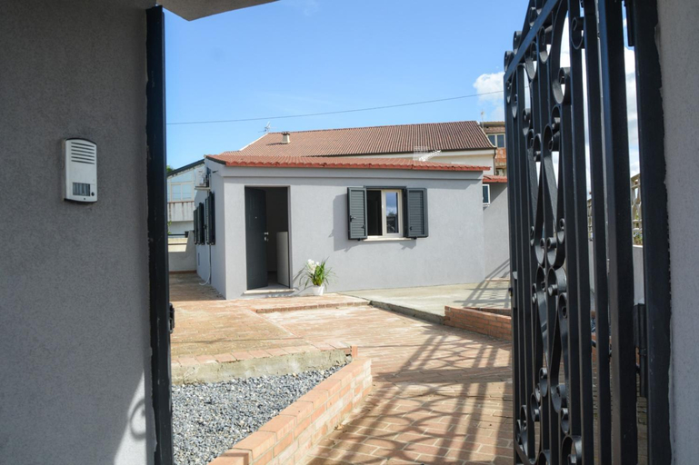 Others 4, Home Pacifico, Vibo Valentia