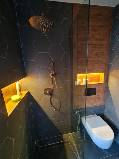 Bathroom 3, La Mirage Suites & Apartments, Tiranës