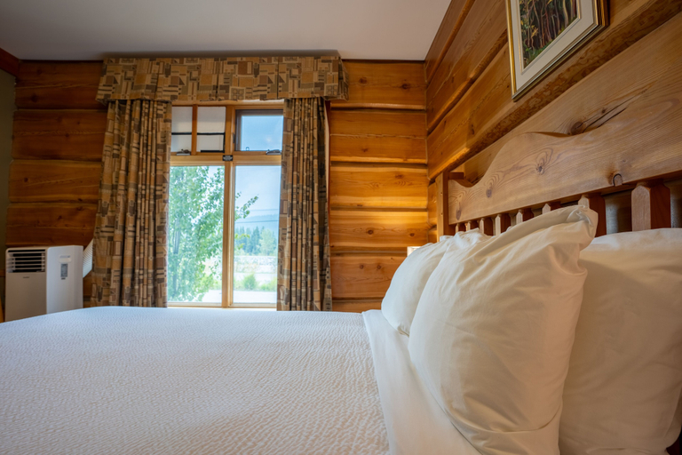 Bedroom 4, Basecamp Lodge Golden, Columbia-Shuswap