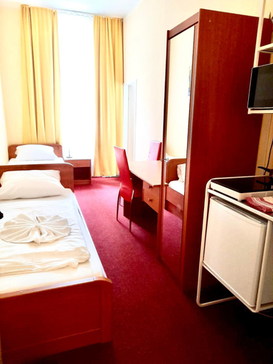 Bedroom 2, Hotel Abendstern, Berlin