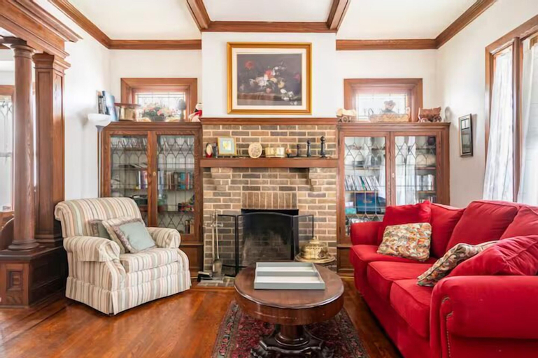 Others 3, Cozy Cape Cod Bungalow, York