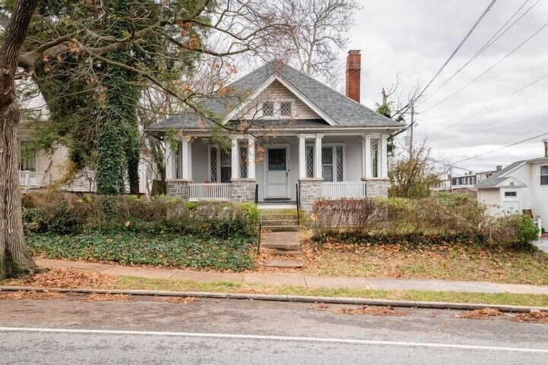 Cozy Cape Cod Bungalow, York