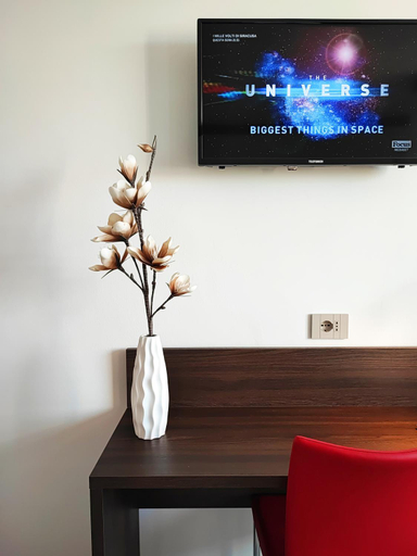 Others 2, Suites Direzionale Carpi, Modena