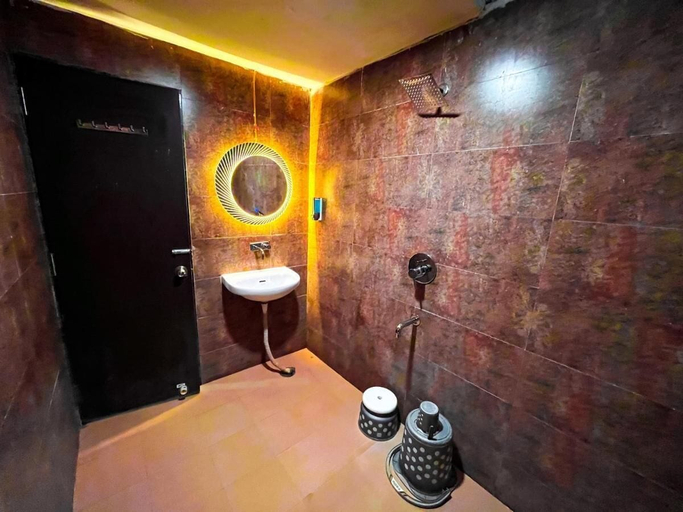 Bathroom 4, THE KASTURI HOTEL & RESTURANT, Satna