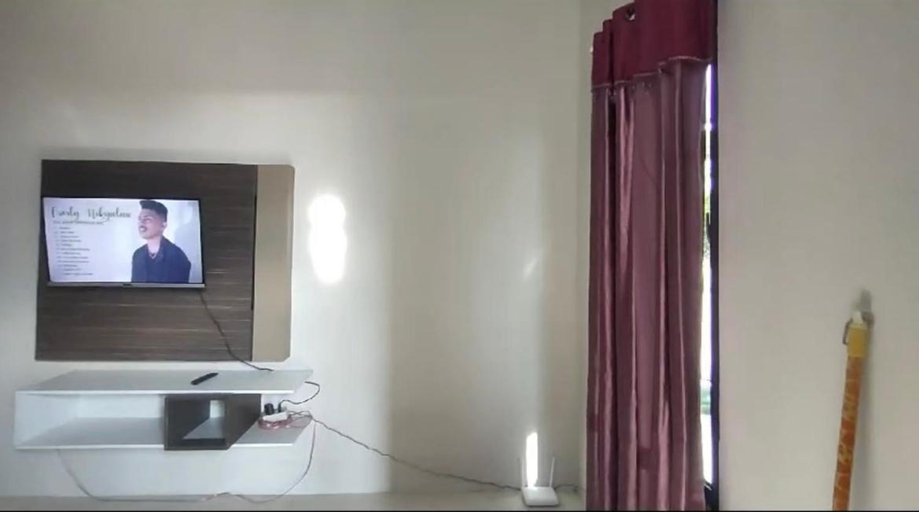 2, Kamar Adelia, Palu