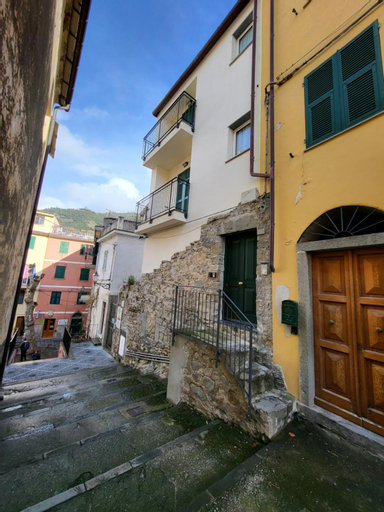 Exterior 11