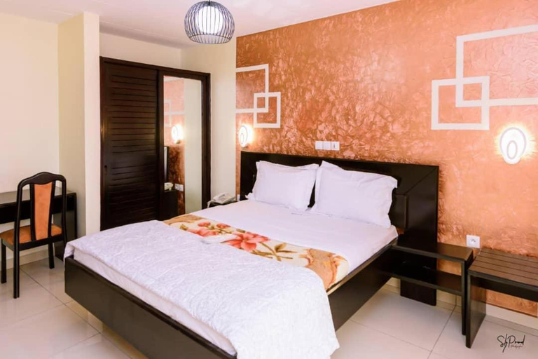 2, Serena Hotel, Wouri
