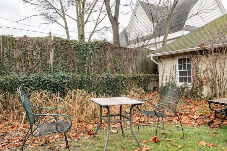 Others 4, Cozy Cape Cod Bungalow, York