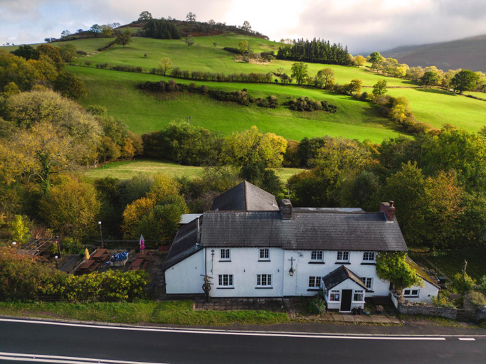 Others 2, Dinas Castle Inn (The Dragons Back), Powys