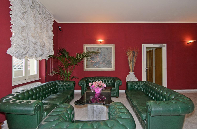 Public Area, Hotel Regina, Lucca