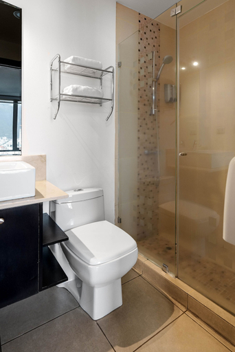Bathroom 3, OLYMPUS APARTMENTS, Quito